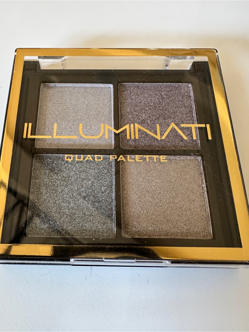 ILLUMINATI Quad Eyeshadow Skull n Bones Palette — Shimmer Silver & Taupe New